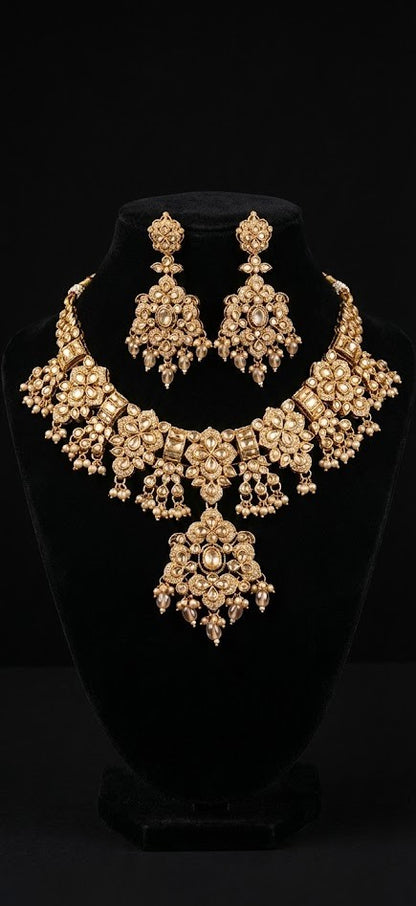 Gold Beaded Necklace set (Beige)